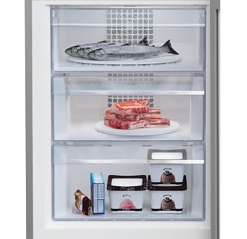 Beko RCNA366E30ZXP výkonný mrazák